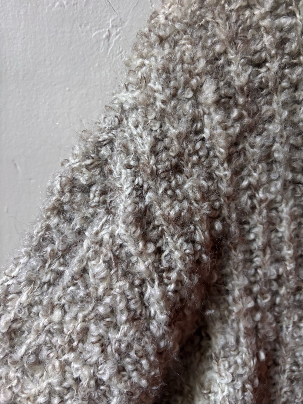 Cozy Vintage Women's Beige 100% Wool Chunky Bouclé Button-Up Cardigan Sweater - Picture 9 of 14